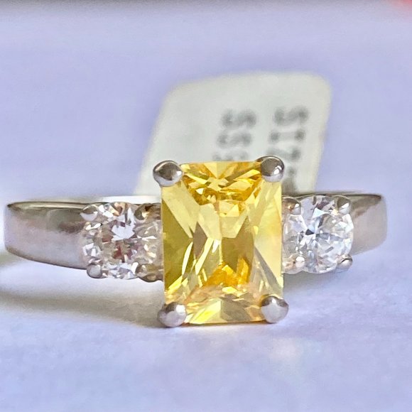 Sterling Silver Yellow Cubic Zirconia Ring Cocktail Size 9 Princess Cut 925 - Picture 2 of 10